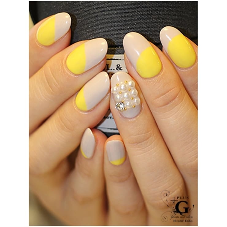 モードカラーでネオフレンチネイル Plusg プラスジー のネイルデザイン ネイル まつげサロンを予約するなら楽天ビューティ