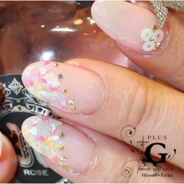 エレガントマーブルフレンチネイル Plusg プラスジー のネイルデザイン ネイル まつげサロンを予約するなら楽天ビューティ