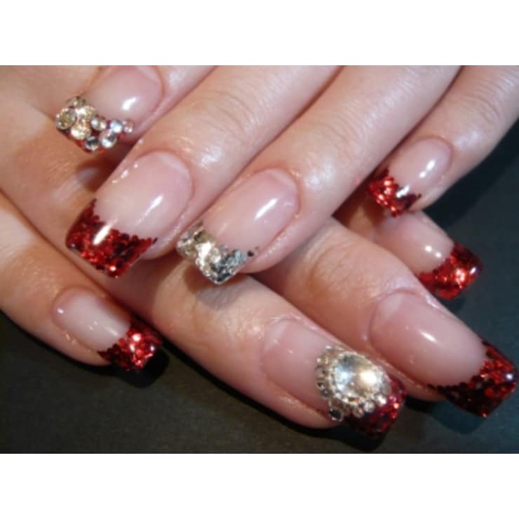 赤 シルバーホロフレンチ Bi Grace Nail ビ グレイスネイル のネイルデザイン ネイル まつげサロンを予約するなら楽天ビューティ