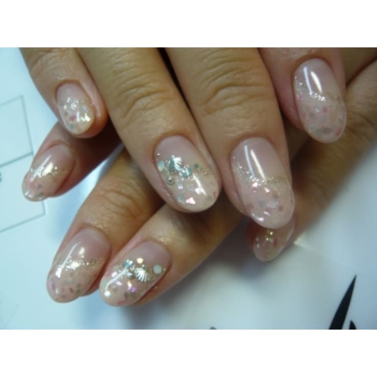 シンプルシェルネイル Bi Grace Nail ビ グレイスネイル のネイルデザイン ネイル まつげサロンを予約するなら楽天ビューティ