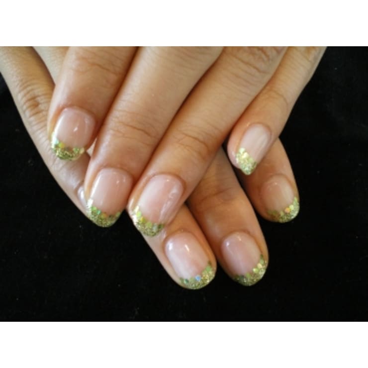 グリーンラメフレンチ Nail Salon Shandi ネイルサロンシャンディ のネイルデザイン ネイル まつげサロンを予約するなら楽天ビューティ