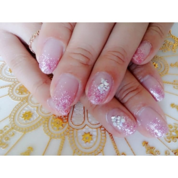 ピンクラメグラデーション Nail Salon Shandi ネイルサロンシャンディ のネイルデザイン ネイル まつげサロンを予約するなら楽天ビューティ