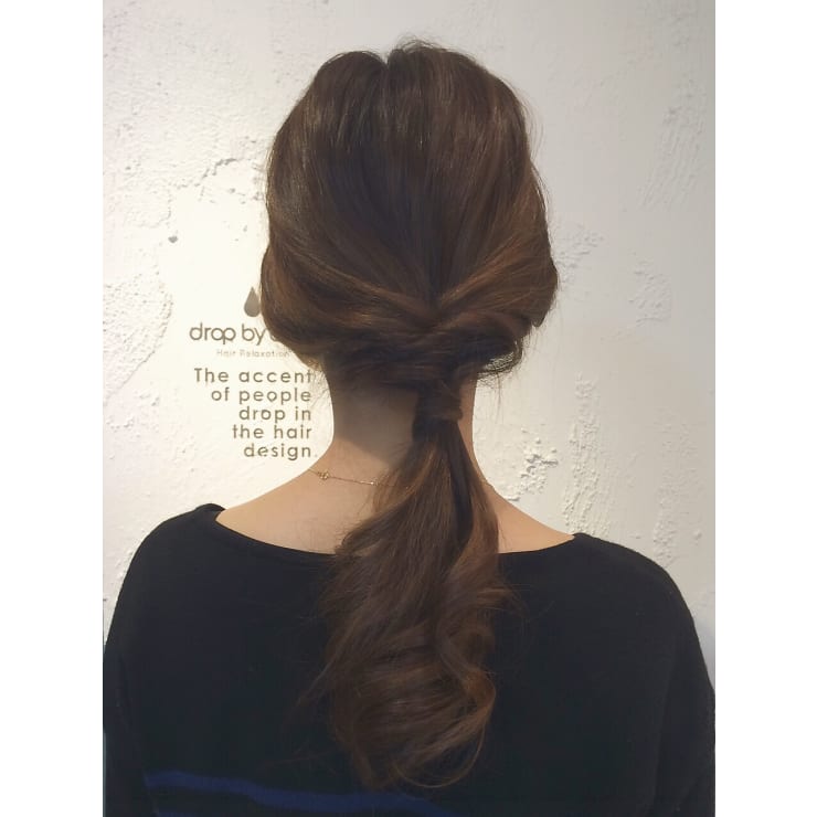 海外セレブ風まとめ髪 Drop By Drop ドロップバイドロップ のヘアスタイル 美容院 美容室を予約するなら楽天ビューティ