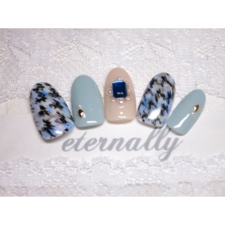 Autumnぼかし千鳥柄 Eternally エターナリー のネイルデザイン ネイル まつげサロンを予約するなら楽天ビューティ