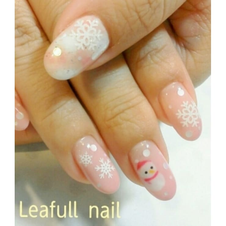ふんわり雪だるまネイル Leafull Nail リーフルネイル のネイルデザイン ネイル まつげサロンを予約するなら楽天ビューティ