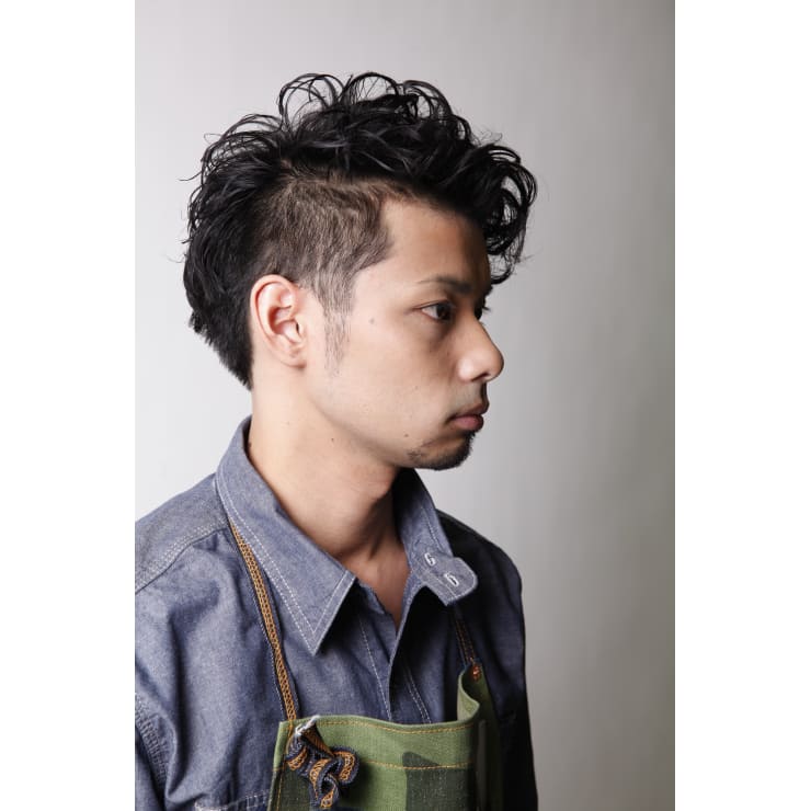 アバンギャルド刈り上げスタイル Logic ロジック のヘアスタイル 美容院 美容室を予約するなら楽天ビューティ