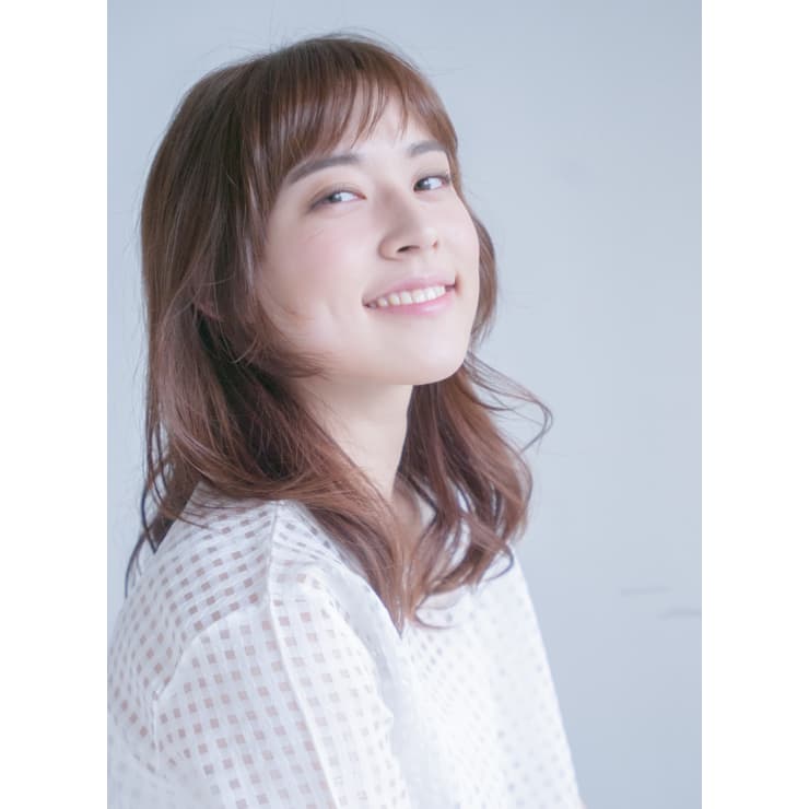 綾瀬はるか風 大人短め前髪の鉄板エアリーカールセミロング Anti アンティ のヘアスタイル 美容院 美容室を予約するなら楽天ビューティ 綾瀬はるか風 大人短め前髪の鉄板エアリーカールセミロング Anti アンティ のヘアスタイル 美容院 美容室を予約するなら楽天ビューティ