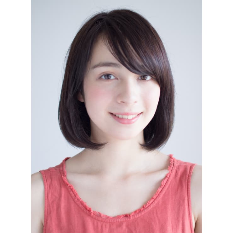 大人め流しバングの黒髪スマートボブ Anti アンティ のヘアスタイル 美容院 美容室を予約するなら楽天ビューティ