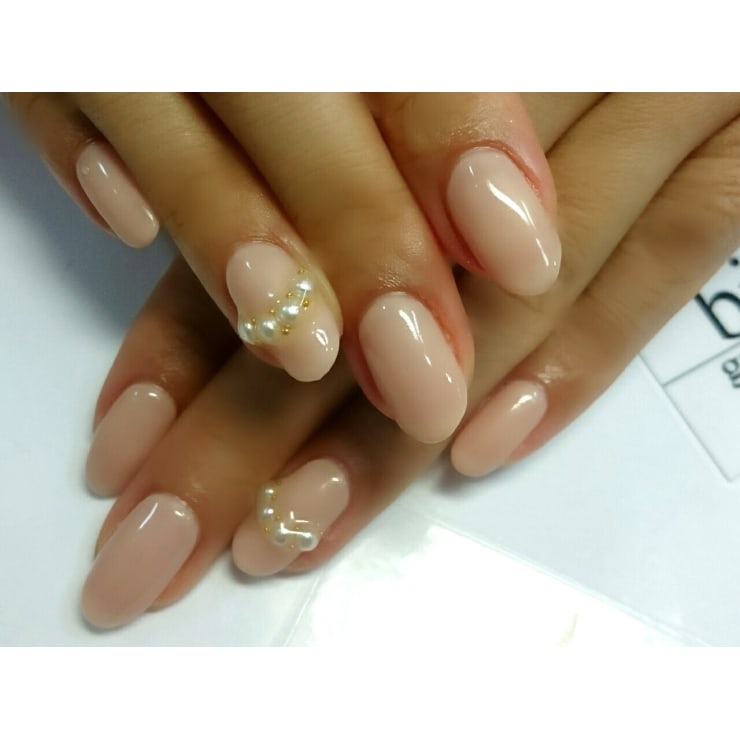 シンプルパールネイル O Bi Grace Nail ビ グレイスネイル のネイルデザイン ネイル まつげサロンを予約するなら楽天ビューティ