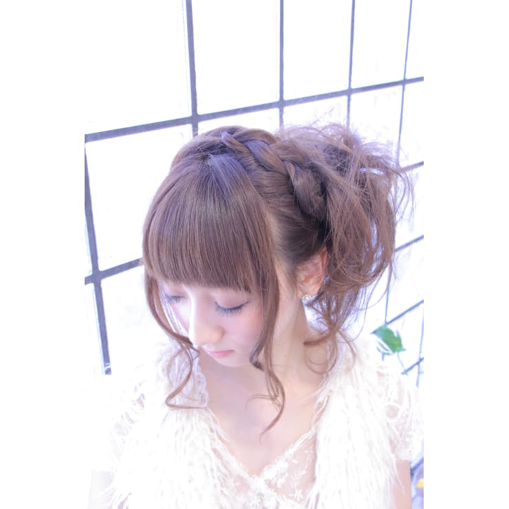 編み込みサイドポニーアップ Alba Hair Resort アルバ のヘアスタイル 美容院 美容室を予約するなら楽天ビューティ