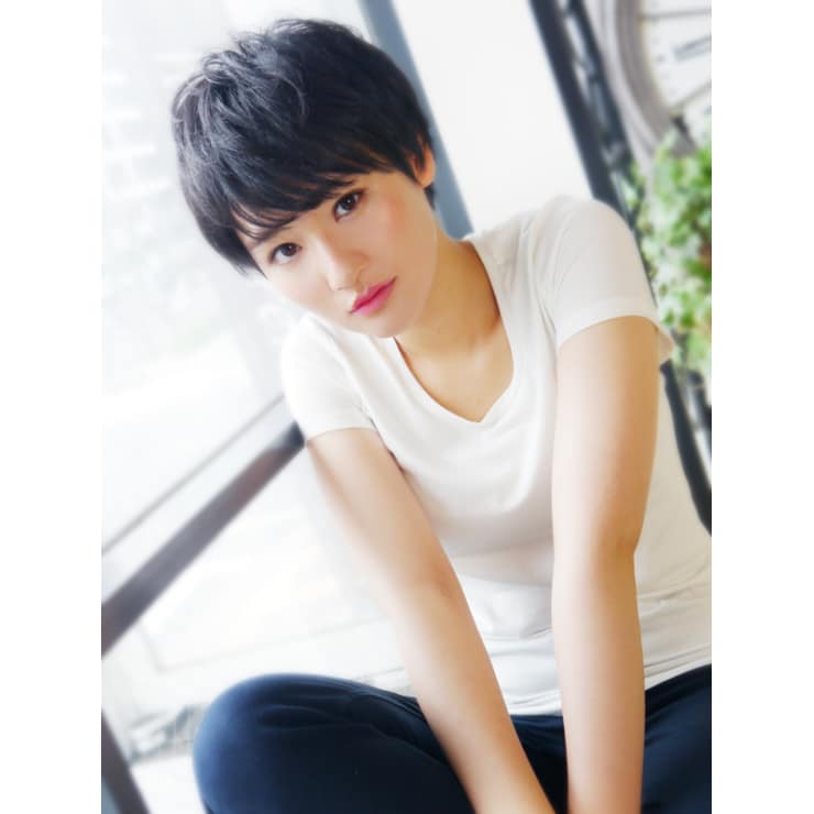 クール可愛い黒髪美人ショート Hair Jurer Deux ジュレドゥ のヘアスタイル 美容院 美容室を予約するなら楽天ビューティ