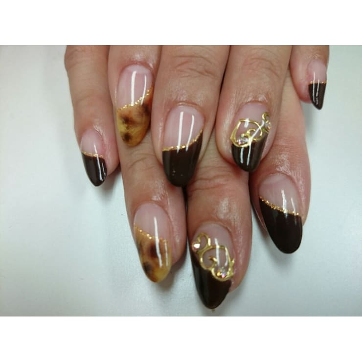 べっこう斜めフレンチ Nail Salon Coco ココ のネイルデザイン ネイル まつげサロンを予約するなら楽天ビューティ