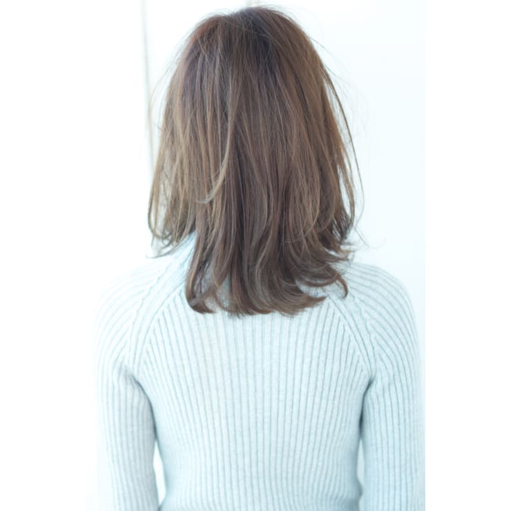 15秋冬 16春夏トレンドの透明感グレージュカラー Alice By Afloat アリスバイアフロート のヘアスタイル 美容院 美容室を予約するなら楽天ビューティ