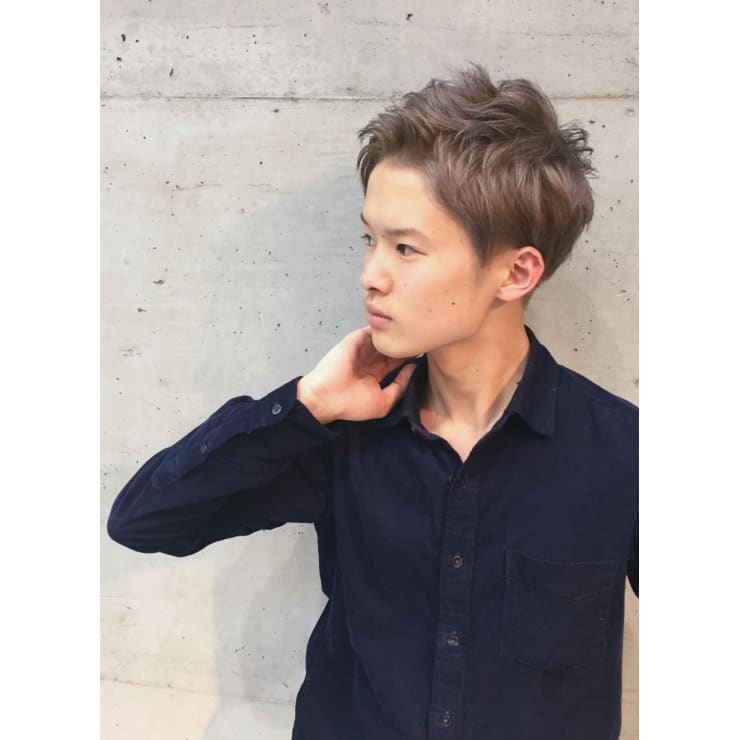 ツーブロック 立ち上げバング アッシュグレー Prism プリズム のヘアスタイル 美容院 美容室を予約するなら楽天ビューティ