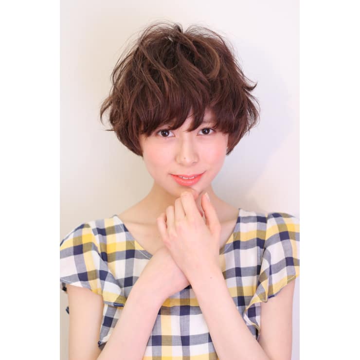 表参道 外国人の子供のようなショートパーマ Coo Et Fuu Hair Make クーエフーヘアメイク のヘアスタイル 美容院 美容室を予約するなら楽天ビューティ