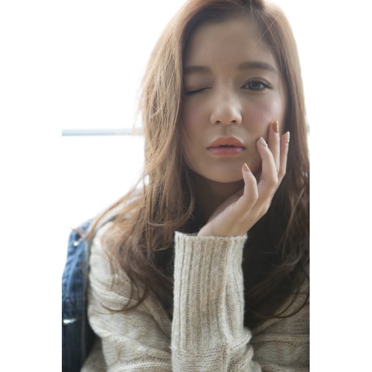 程よい透明感がおとな可愛い外国人風アッシュ Mielhai Miel Hair Est ミエルヘアーエスト のヘアスタイル 美容院 美容室を予約するなら楽天ビューティ