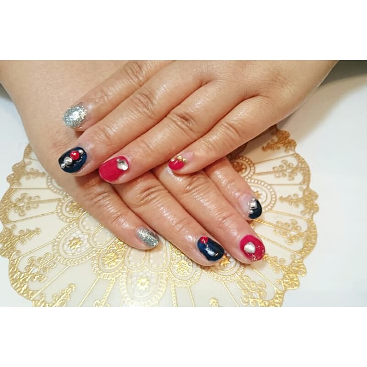 赤 ネイビー 冬ネイル Nail Salon Shandi ネイルサロンシャンディ のネイルデザイン ネイル まつげサロンを予約するなら楽天ビューティ