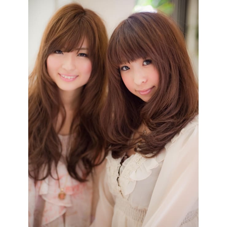 ふわふわパーマのガーリー女子2人 Mod S Hair 上尾 モッズヘア 上尾西口店 モッズヘア アゲオニシグチテン のヘアスタイル 美容院 美容室を予約するなら楽天ビューティ