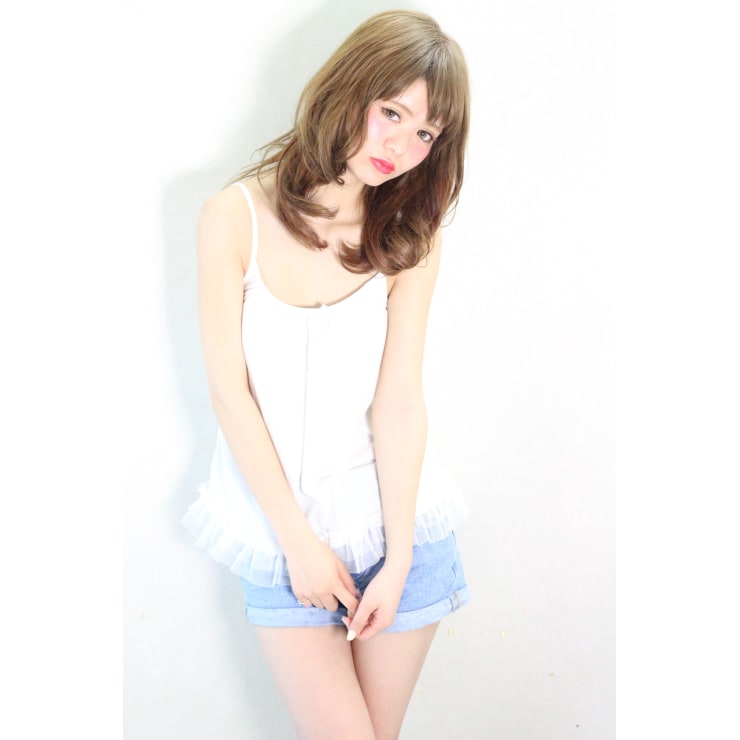 大人可愛い おフェロセミロング Rise Hair Brand Swell ライズヘアブランドスウェル のヘアスタイル 美容院 美容室を予約するなら楽天ビューティ