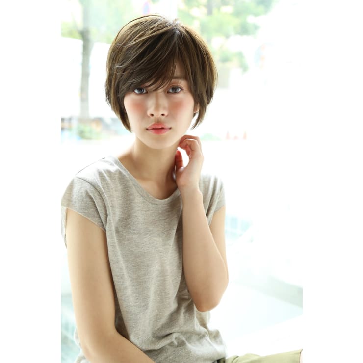 Un Ami 大人かわいい 小顔クールショート Un Ami アンアミ のヘアスタイル 美容院 美容室を予約するなら楽天ビューティ