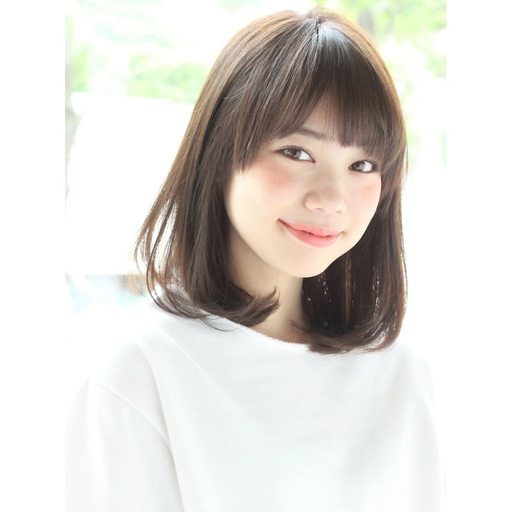 Un Ami 人気の大人かわいい透け感ロブ Un Ami アンアミ のヘアスタイル 美容院 美容室を予約するなら楽天ビューティ