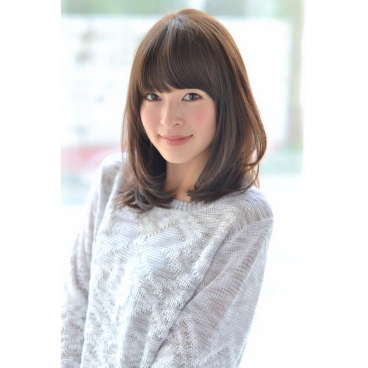 Un Ami 大人かわいい 小顔セミディーヘア Un Ami アンアミ のヘアスタイル 美容院 美容室を予約するなら楽天ビューティ