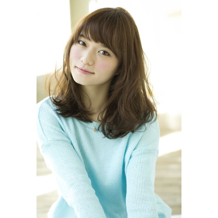 Un Ami 大人かわいい ふわミディーヘア Un Ami アンアミ のヘアスタイル 美容院 美容室を予約するなら楽天ビューティ