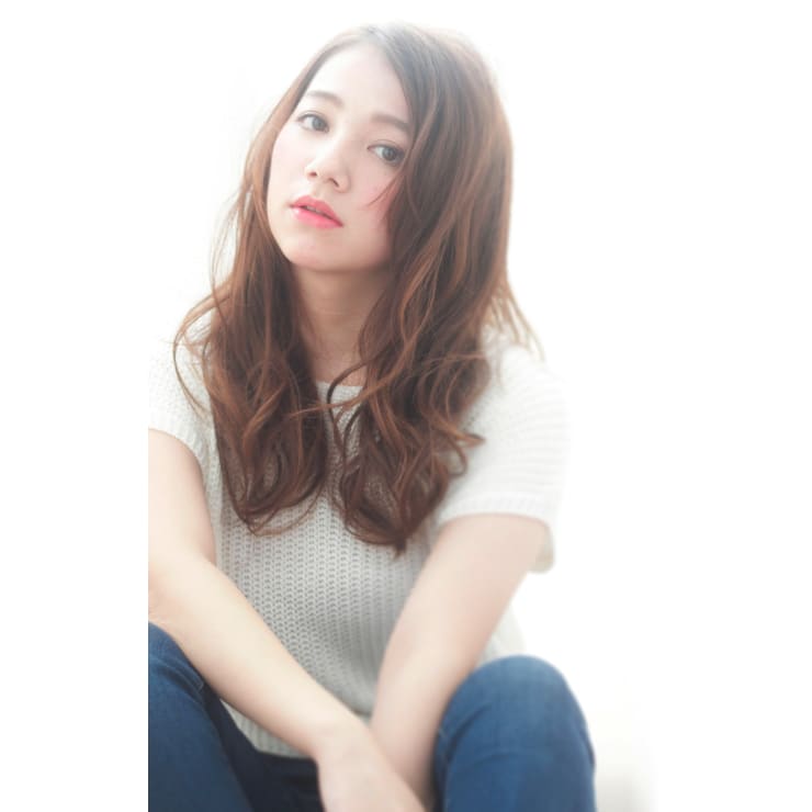 センターパートの大人ロング デジタルパーマ Alice By Afloat アリスバイアフロート のヘアスタイル 美容院 美容室を予約するなら楽天ビューティ