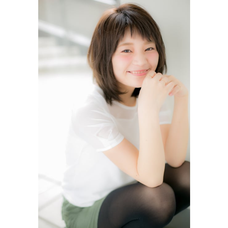 斜めショートバングのナチュラルミディ Euphoria 新宿店 ユーフォリア シンジュクテン ユーフォリア シンジュクテン のヘアスタイル 美容院 美容室を予約するなら楽天ビューティ