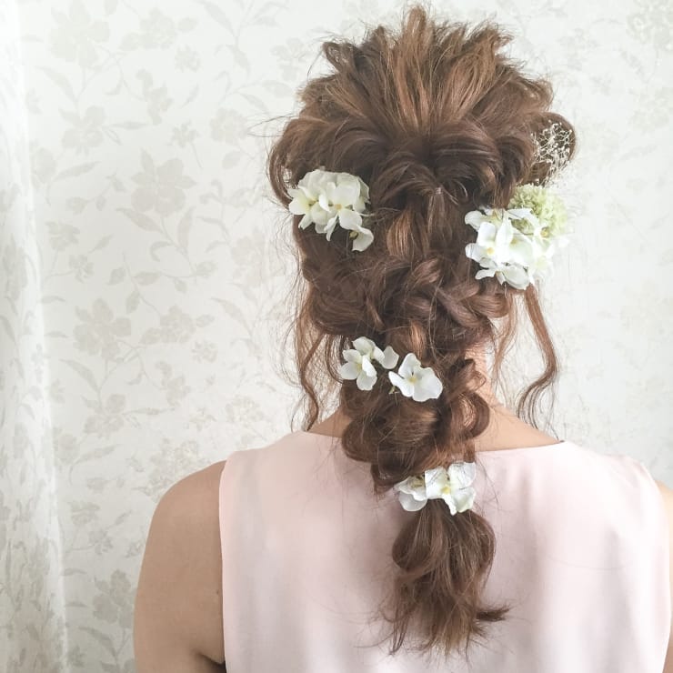 花と編み込み Regalo レガロ のヘアスタイル 美容院 美容室を予約するなら楽天ビューティ