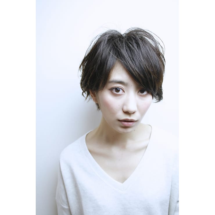 耳だしショート Renjishi Aoyama レンジシ のヘアスタイル 美容院 美容室を予約するなら楽天ビューティ
