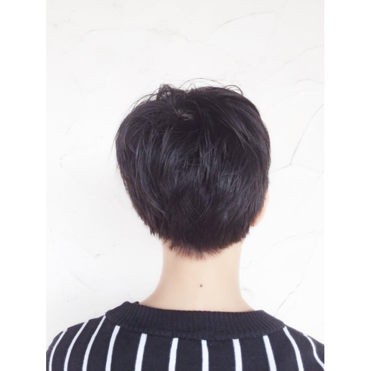 耳だしショートスタイル Lucido Style L Eclat ルシード スタイル レクラ のヘアスタイル 美容院 美容室を予約するなら楽天ビューティ