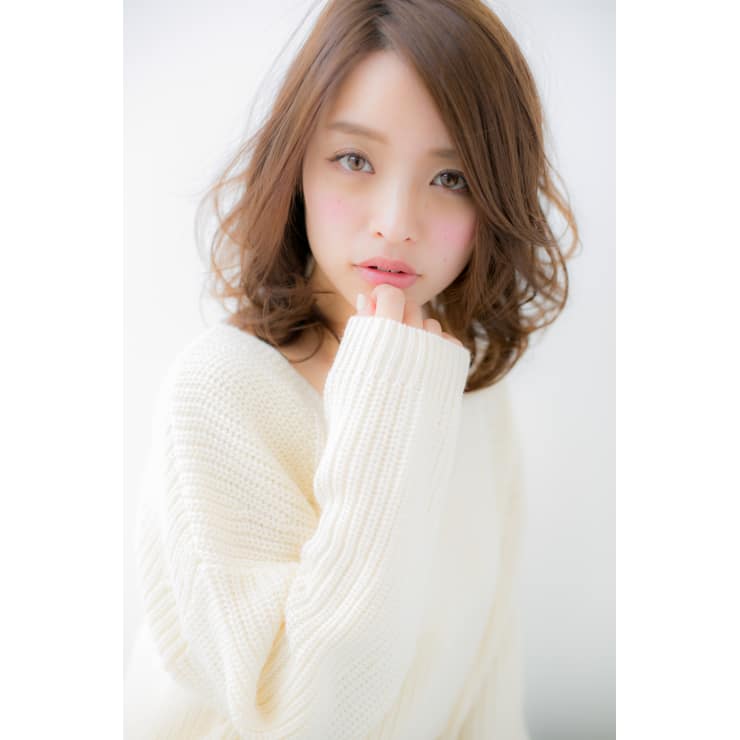ｒｕｃｅ 16年トレンド 大人ふんわりミディアムヘア Loren ローレン のヘアスタイル 美容院 美容室を予約するなら楽天ビューティ