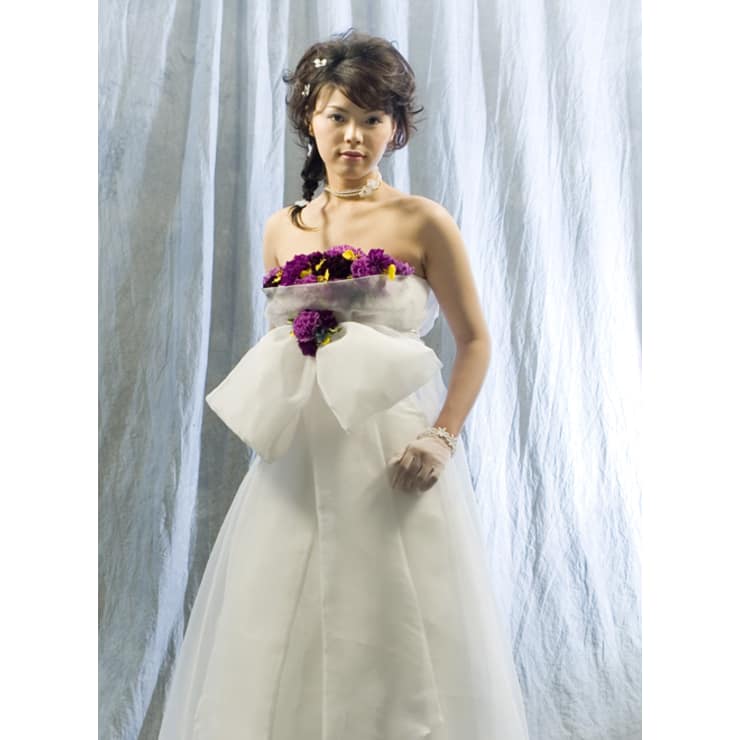 夏のウェディングドレススタイル 生花髪飾りブライダルヘア Blooming Beauty Stage ブルーミングビューティーステージ のヘアスタイル 美容院 美容室を予約するなら楽天ビューティ 夏のウェディングドレススタイル 生花髪飾りブライダルヘア Blooming Beauty Stage ブルーミングビューティーステージ のヘアスタイル 美容院 美容室を予約するなら楽天ビューティ