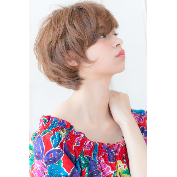 骨格を考えたふんわりパーマのショートヘア K 0056 Alice By Afloat アリスバイアフロート のヘアスタイル 美容院 美容室を予約するなら楽天ビューティ