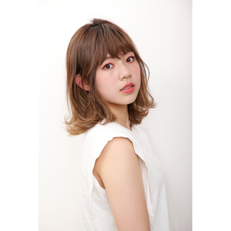 外国人風外はねボブ R Dresser アールドレッサー のヘアスタイル 美容院 美容室を予約するなら楽天ビューティ