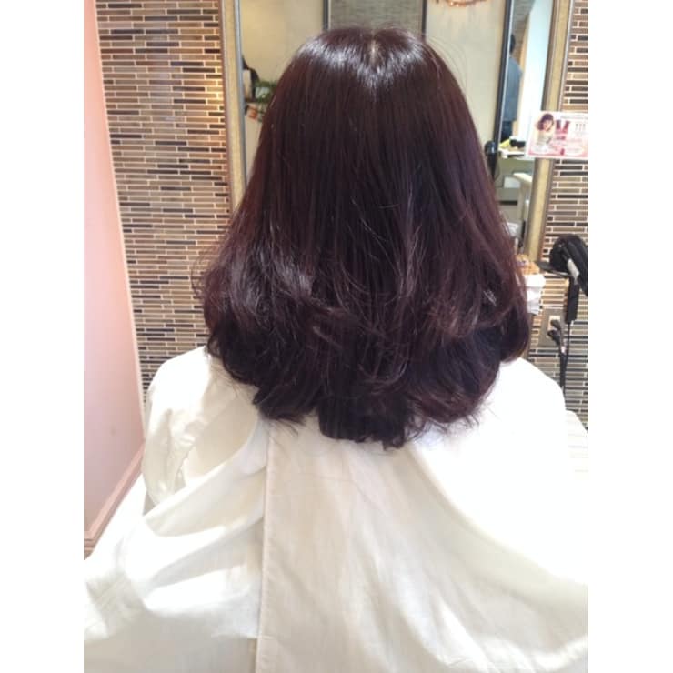艶と潤いのある暗髪ヘアカラー ジューシーパープル Trico 梅田茶屋町店 トリコ のヘアスタイル 美容院 美容室を予約するなら楽天ビューティ