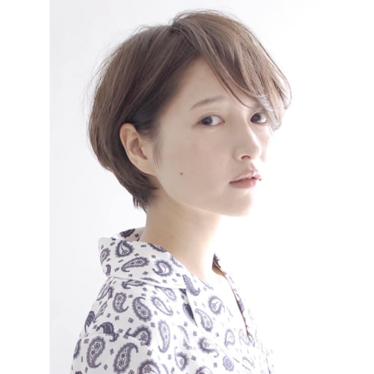 大人のショートヘア 水野美紀風 髪型 Circus By Beautrium 表参道 サーカスバイビュートリアム のヘアスタイル 美容院 美容室を予約するなら楽天ビューティ