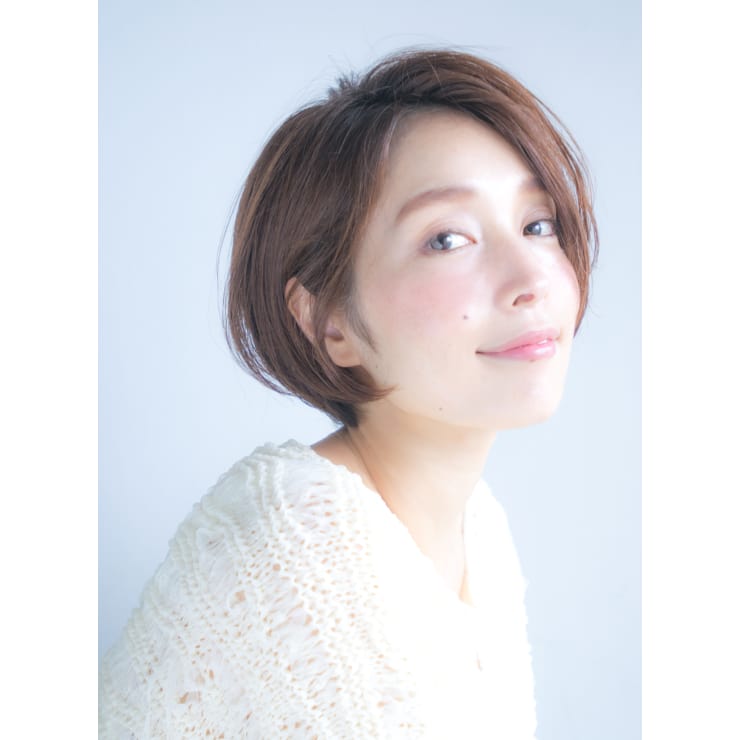 大人に似合う 横顔美人な美シルエット前下がりショートボブ Anti アンティ のヘアスタイル 美容院 美容室を予約するなら楽天ビューティ 大人に似合う 横顔美人な美シルエット前下がりショートボブ Anti アンティ のヘアスタイル 美容院 美容室を予約するなら楽天ビューティ