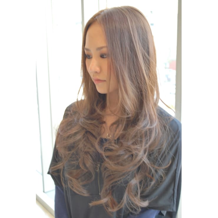 美人系カールロング はなはなプラス店 ハナハナプラステン のヘアスタイル 美容院 美容室を予約するなら楽天ビューティ