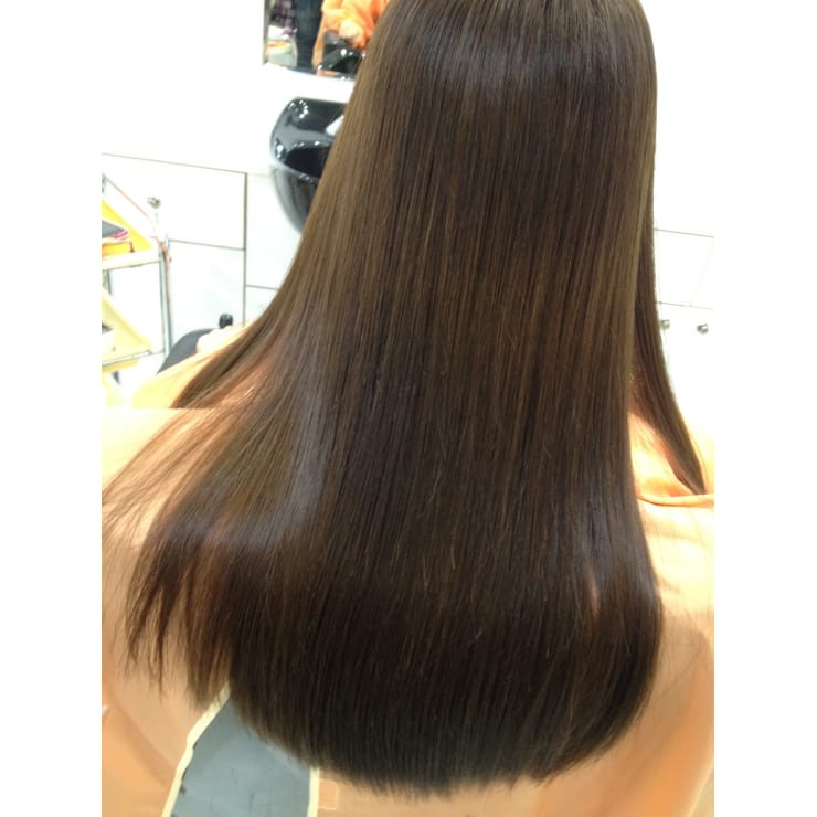 ツンツンしない自然な仕上がりの縮毛矯正 朝のスタイリング時間も大幅にカットできます Proud プラウド のこだわり特集 美容院 美容室を予約するなら楽天ビューティ