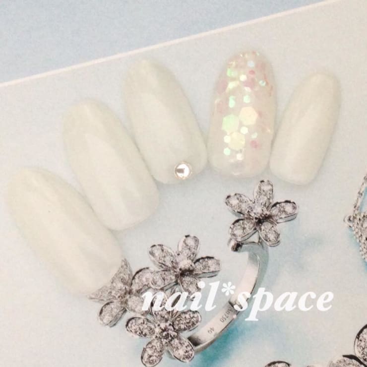 ホワイト＆ホログラム/乳白色 | ネイルスペース 蒲田(ネイル
