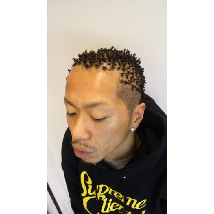 ボウズ ツーブロック アフロパーマ Capelli Malena カペリマレーナ のヘアスタイル 美容院 美容室を予約するなら楽天ビューティ