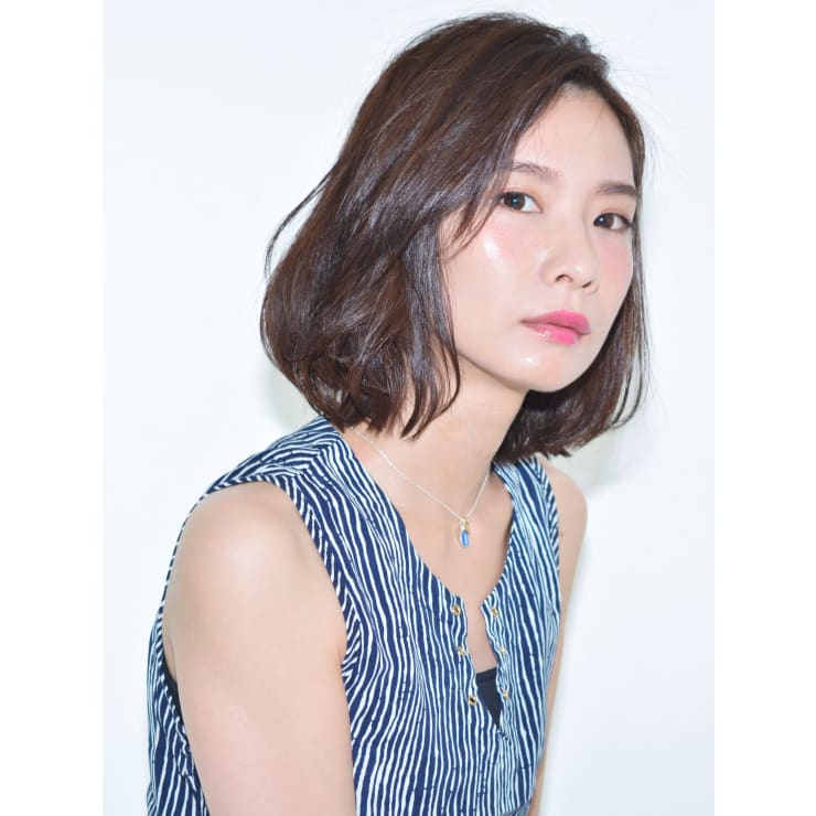 こなれ感up おフェロな色気のヌーディーロブ Mer By Puur メルバイピュール のヘアスタイル 美容院 美容室を予約するなら楽天ビューティ