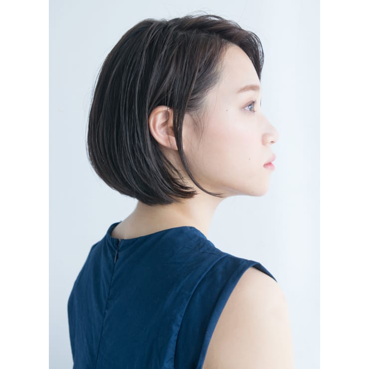 大人の小顔黒髪前下がりストレートボブ Anti アンティ のヘアスタイル 美容院 美容室を予約するなら楽天ビューティ