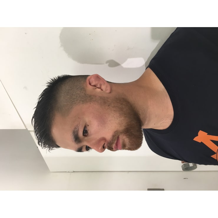 格闘家風刈り上げスタイル Clef Hair Works クリフヘアーアンドワークス のヘアスタイル 美容院 美容室を予約するなら楽天ビューティ