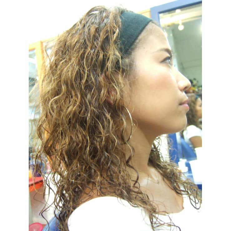 ソフトスパイラルパーマ アシッド ハウス アシッドハウス のヘアスタイル 美容院 美容室を予約するなら楽天ビューティ