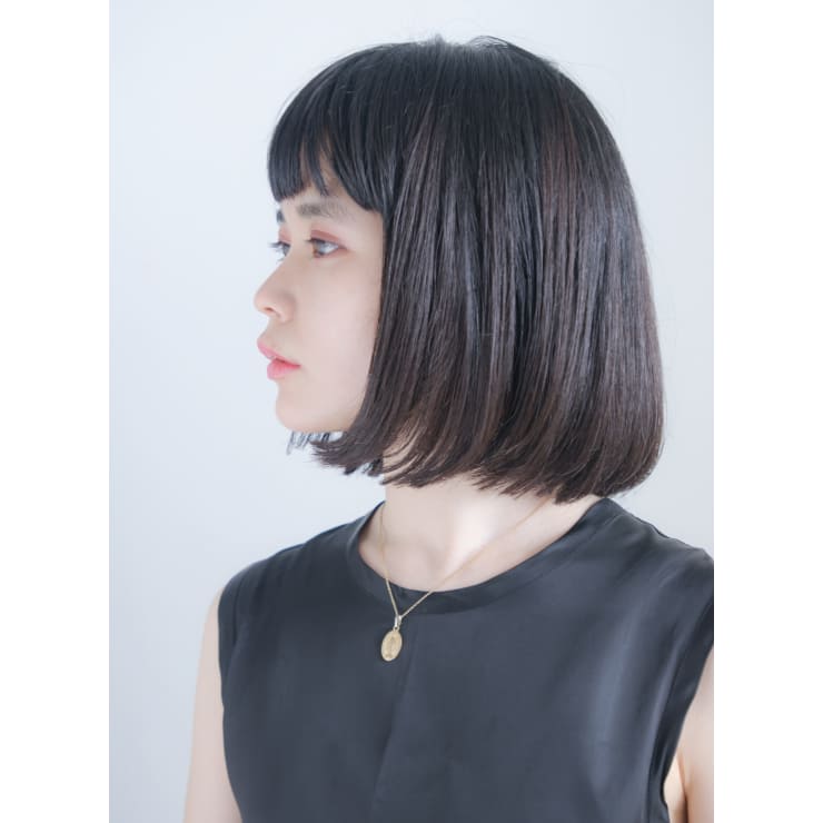 大人め眉上バングの黒髪ストレートボブ Anti アンティ のヘアスタイル 美容院 美容室を予約するなら楽天ビューティ