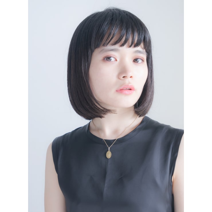 大人め眉上バングの黒髪ストレートボブ Anti アンティ のヘアスタイル 美容院 美容室を予約するなら楽天ビューティ