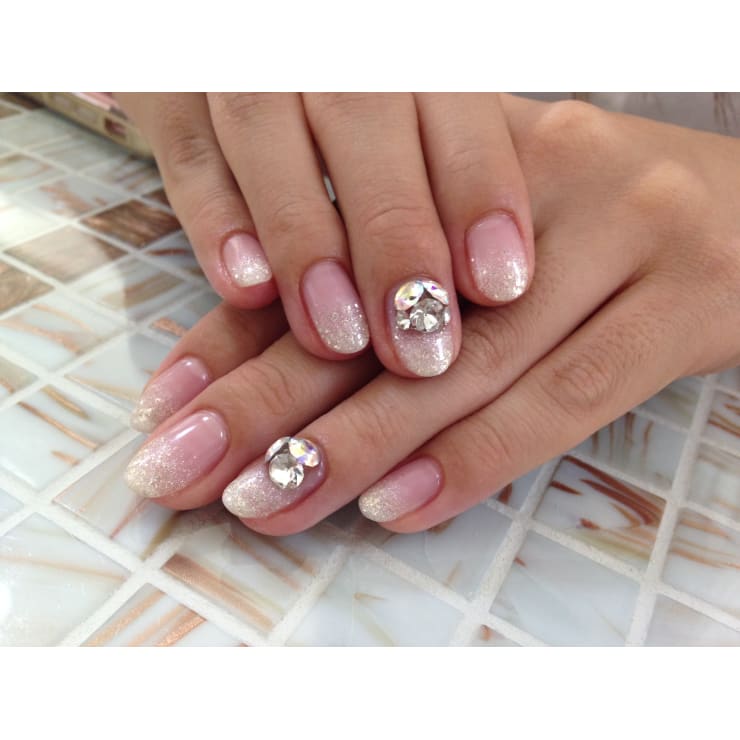 シンプルラメグラデーション Nail Salon Relache ネイルサロンルラシュ のネイルデザイン ネイル まつげサロンを予約するなら楽天ビューティ シンプルラメグラデーション Nail Salon Relache ネイルサロンルラシュ のネイルデザイン ネイル まつげサロンを予約するなら楽天ビューティ